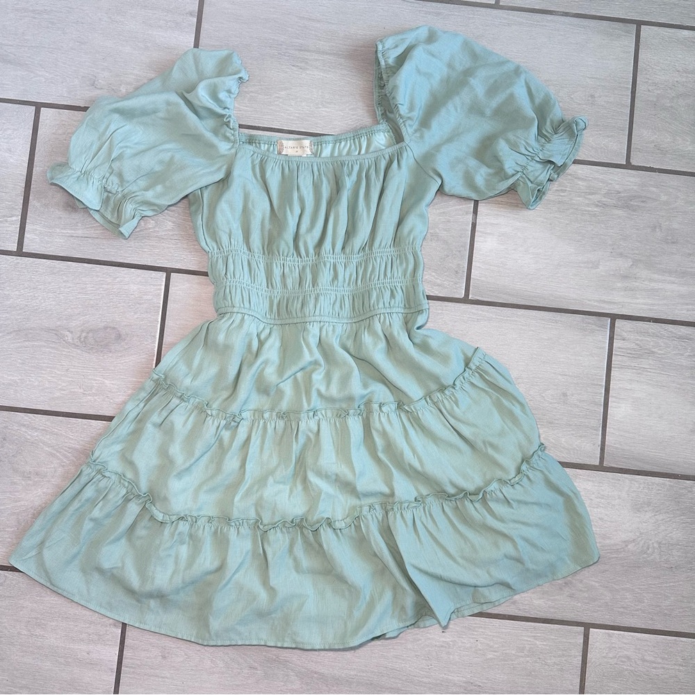 Womens puff sleeve dress